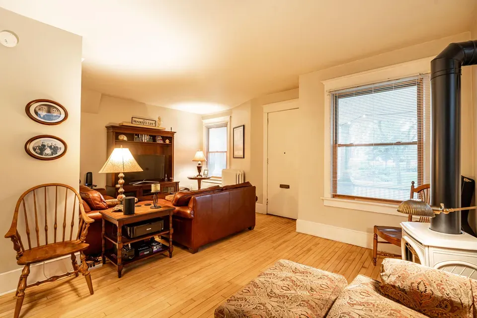 4 Bed 2 Bath Multi-Unit Residential Property in Milwaukee, WI - 2