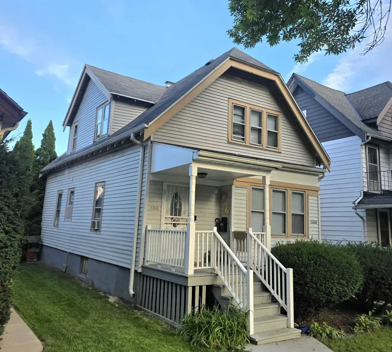 4 Bed 2 Bath Multi-Unit Residential Property in Milwaukee, WI - 3