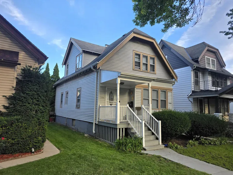 4 Bed 2 Bath Multi-Unit Residential Property in Milwaukee, WI - 4