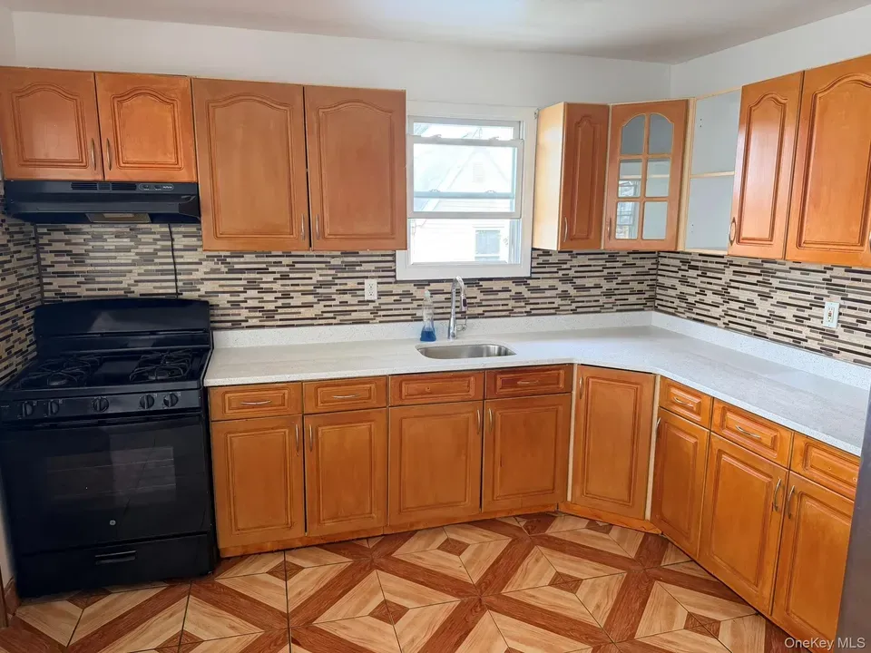 4 Bed 2 Bath Multi-Unit Residential Property in Queens, NY - 3
