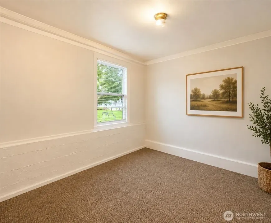 4 Bed 2 Bath Multi-Unit Residential Property in Seattle, WA - 5