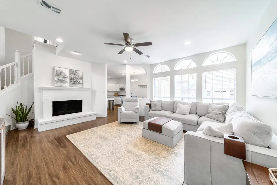 4 Bed 2 Bath Traditional Suburban Family Home in Allen, TX - 2