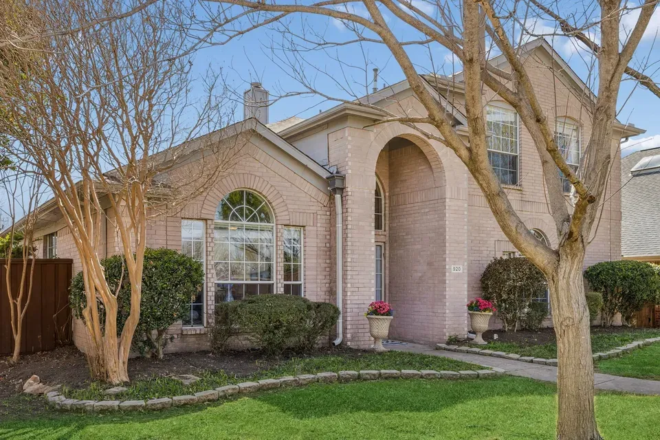 4 Bed 2 Bath Traditional Suburban Family Home in Allen, TX