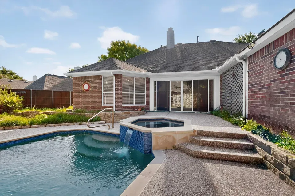 4 Bed 2 Bath Traditional Suburban Family Home in Allen, TX