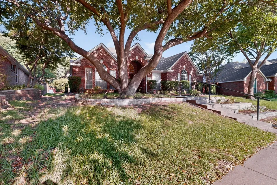 4 Bed 2 Bath Traditional Suburban Family Home in Allen, TX - 3