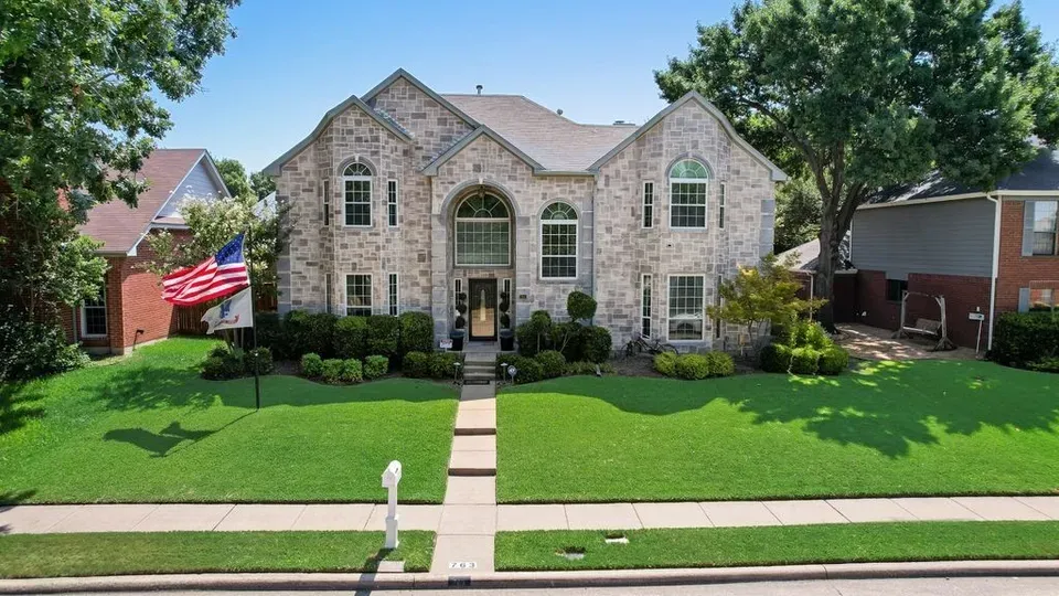4 Bed 2 Bath Traditional Suburban Family Home in Allen, TX - 3