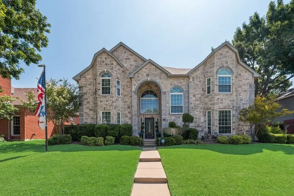 4 Bed 2 Bath Traditional Suburban Family Home in Allen, TX - 5