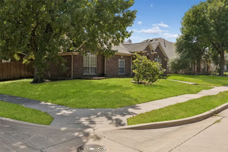 4 Bed 2 Bath Traditional Suburban Family Home in Allen, TX - 3