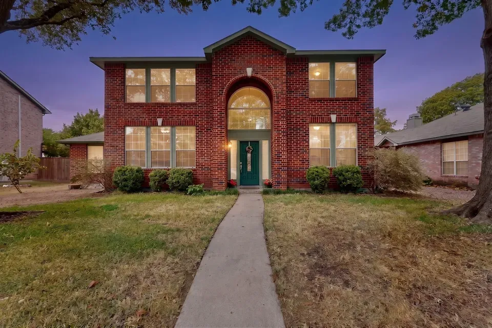 4 Bed 2 Bath Traditional Suburban Family Home in Allen, TX