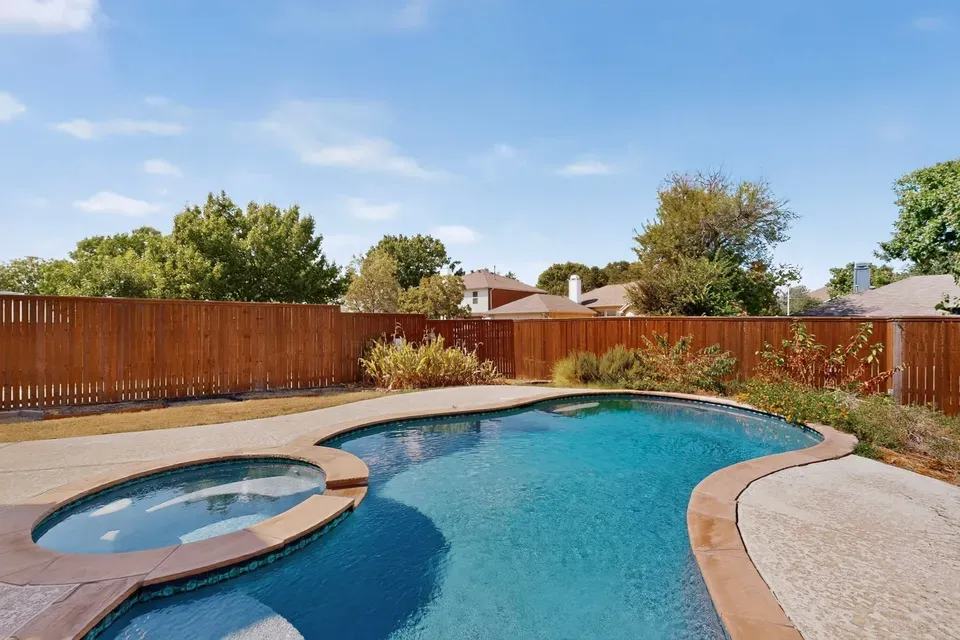 4 Bed 2 Bath Traditional Suburban Family Home in Allen, TX - 2