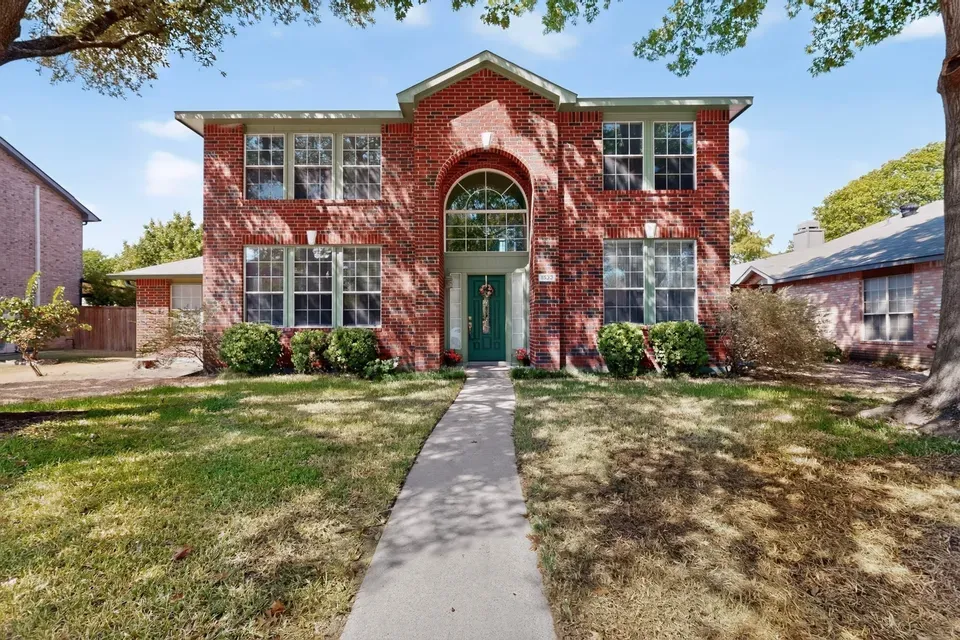 4 Bed 2 Bath Traditional Suburban Family Home in Allen, TX - 4