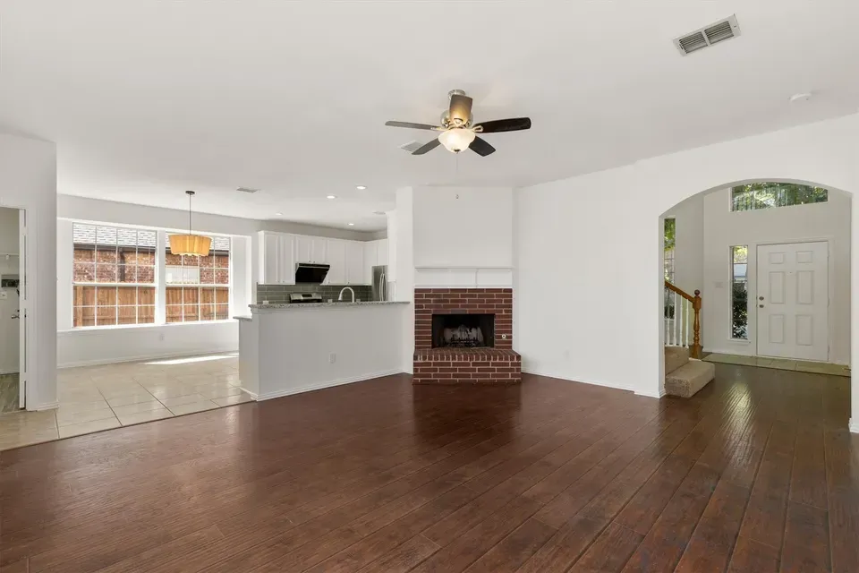 4 Bed 2 Bath Traditional Suburban Family Home in Allen, TX - 5