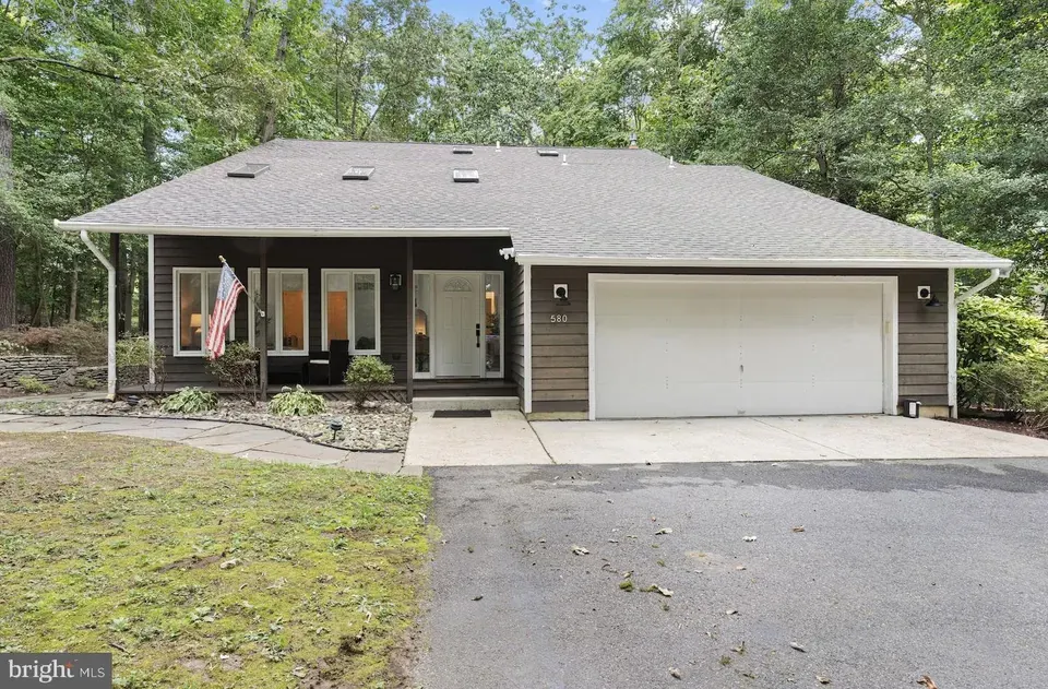 4 Bed 2 Bath Traditional Suburban Family Home in Annapolis, MD