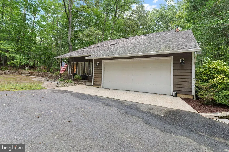 4 Bed 2 Bath Traditional Suburban Family Home in Annapolis, MD - 2