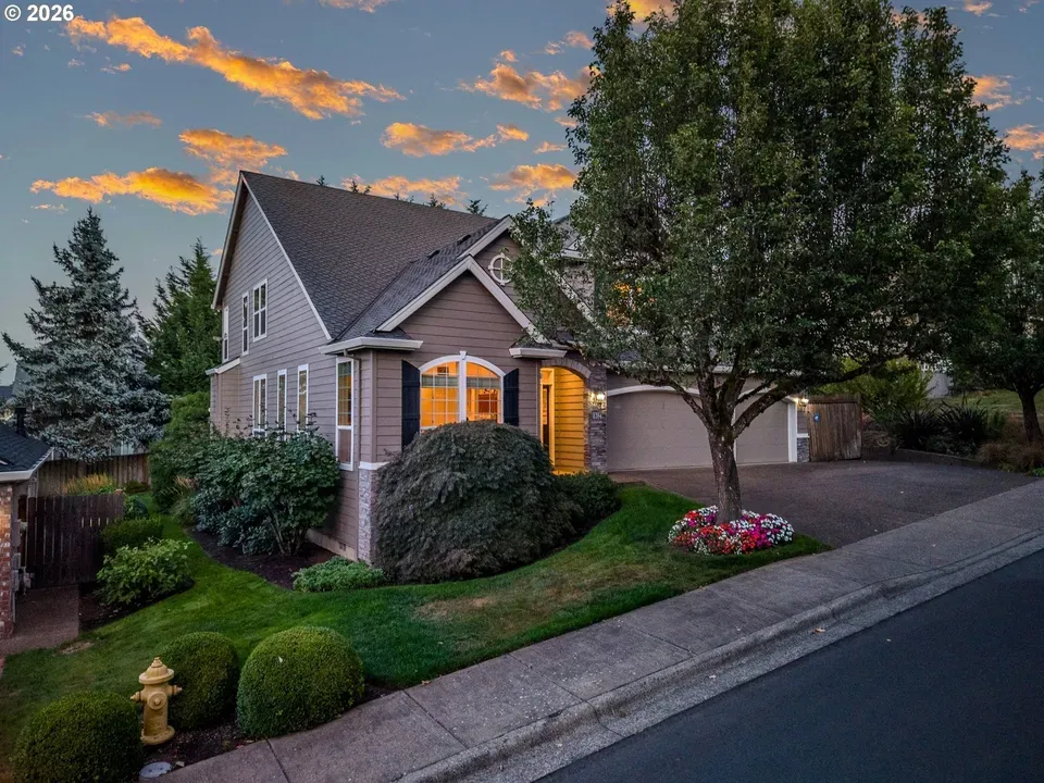 4 Bed 2 Bath Traditional Suburban Family Home in Beaverton, OR - 1