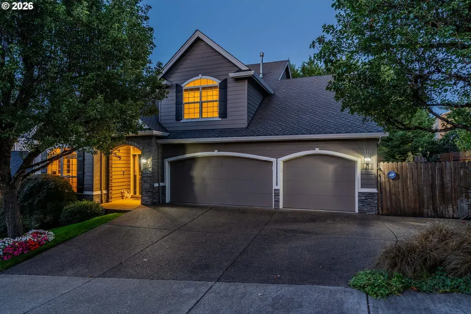 4 Bed 2 Bath Traditional Suburban Family Home in Beaverton, OR - 2