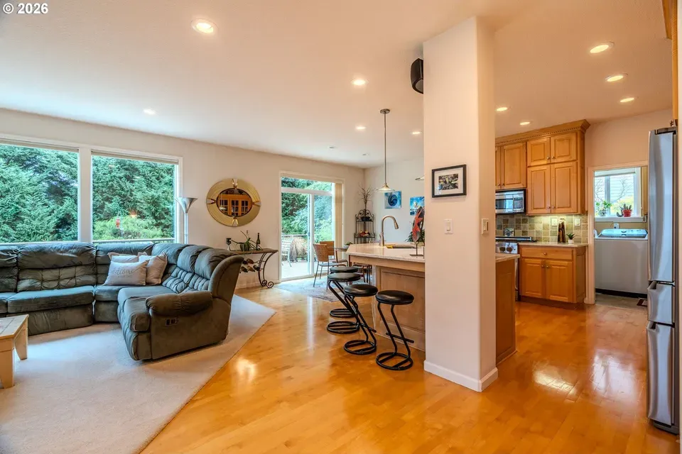 4 Bed 2 Bath Traditional Suburban Family Home in Beaverton, OR - 5