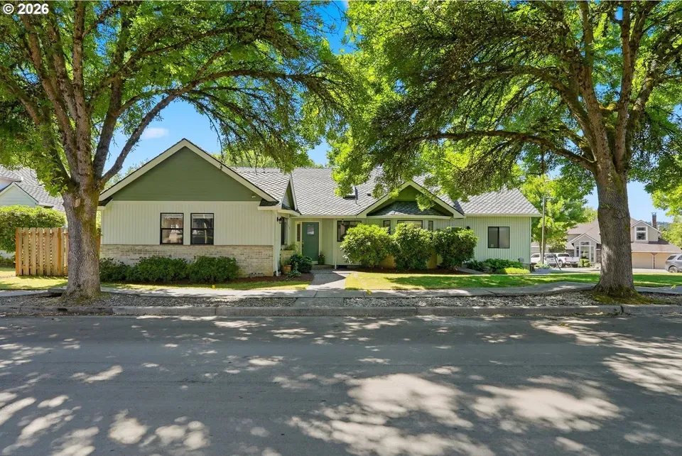 4 Bed 2 Bath Traditional Suburban Family Home in Beaverton, OR