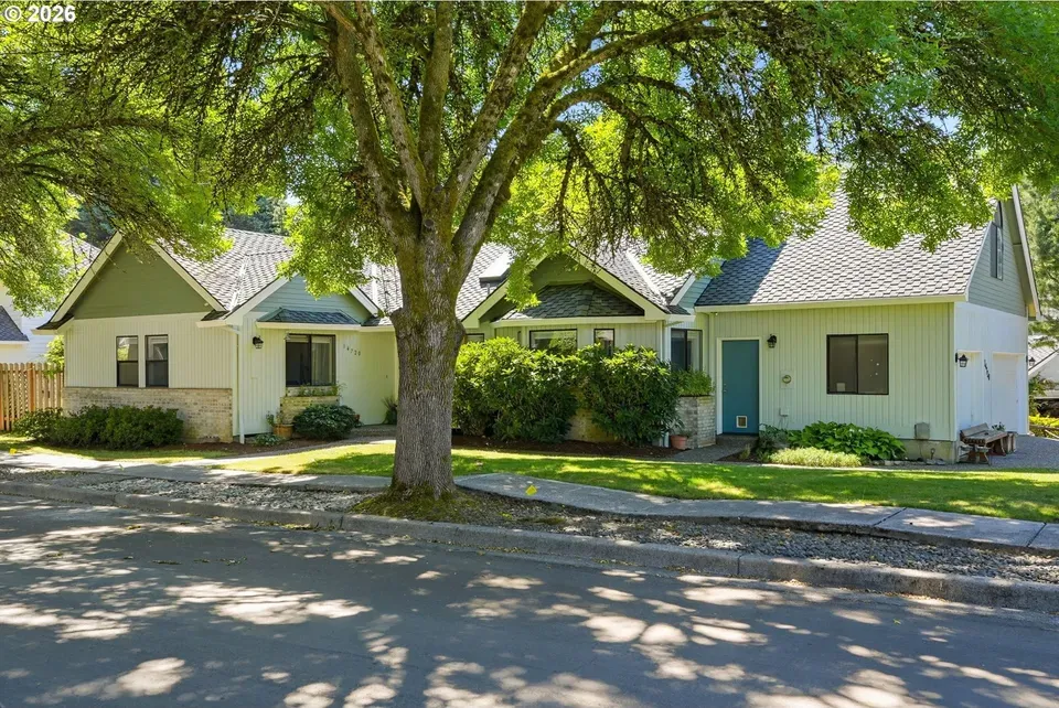 4 Bed 2 Bath Traditional Suburban Family Home in Beaverton, OR - 2