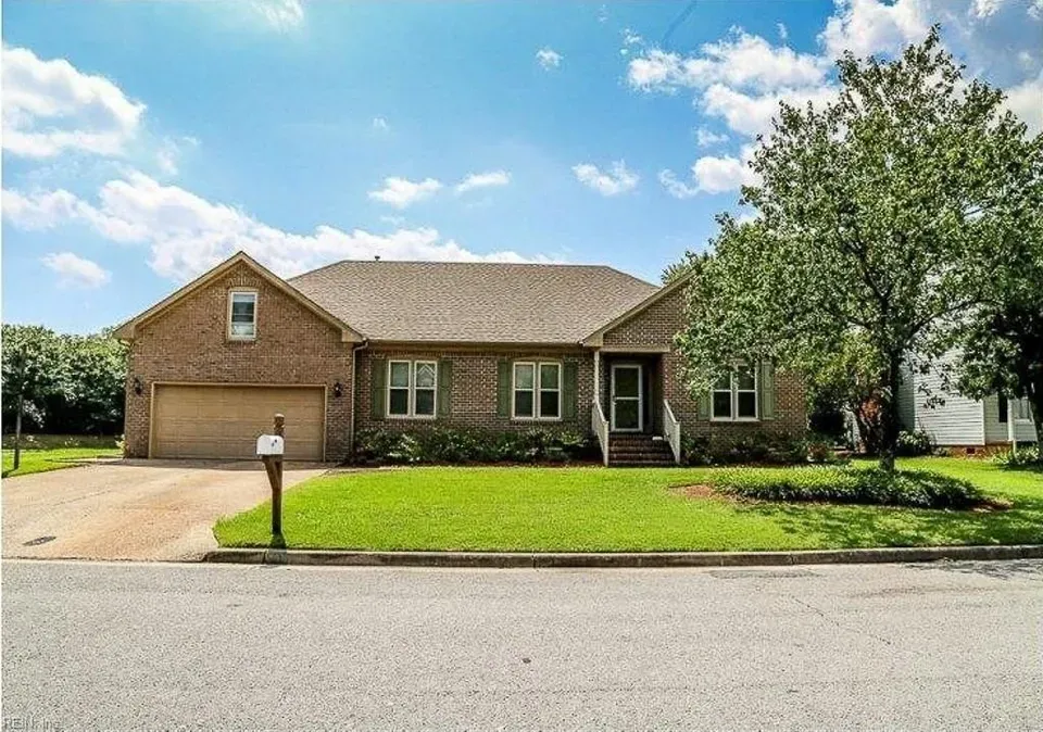4 Bed 2 Bath Traditional Suburban Family Home in Chesapeake, VA