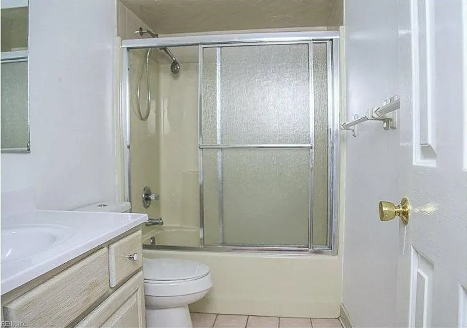 4 Bed 2 Bath Traditional Suburban Family Home in Chesapeake, VA - 2