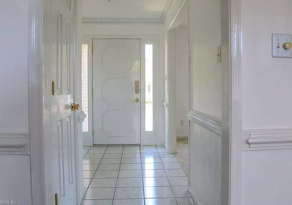 4 Bed 2 Bath Traditional Suburban Family Home in Chesapeake, VA - 4