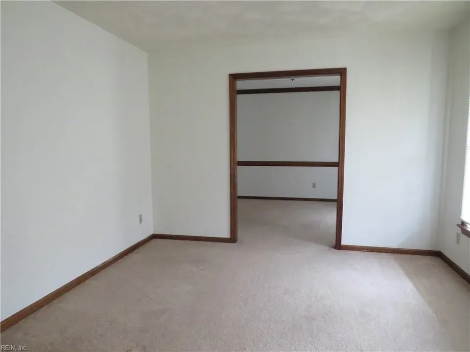 4 Bed 2 Bath Traditional Suburban Family Home in Chesapeake, VA - 2