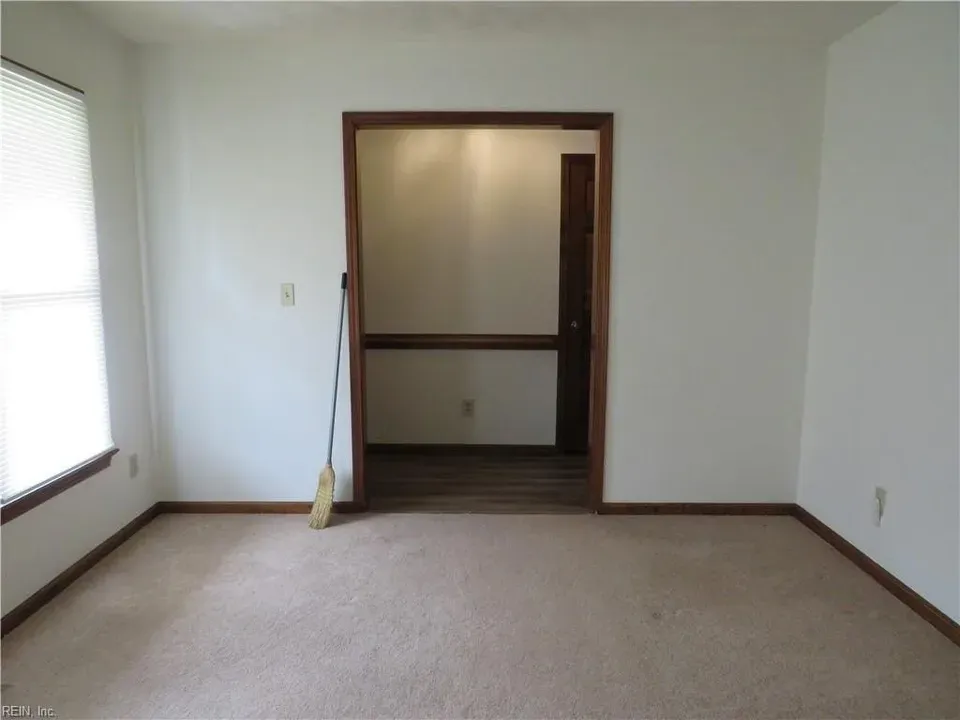 4 Bed 2 Bath Traditional Suburban Family Home in Chesapeake, VA - 4