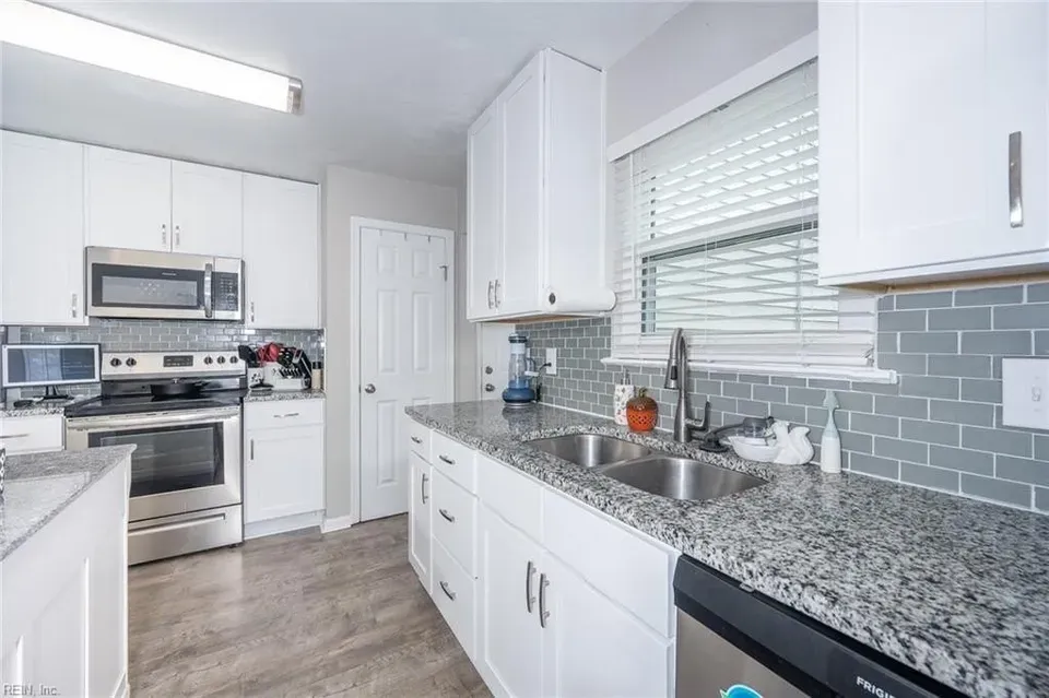 4 Bed 2 Bath Traditional Suburban Family Home in Chesapeake, VA - 5