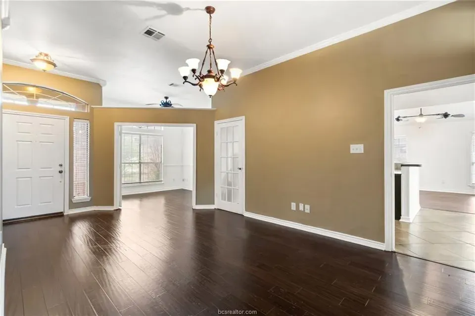 4 Bed 2 Bath Traditional Suburban Family Home in College Station, TX - 5
