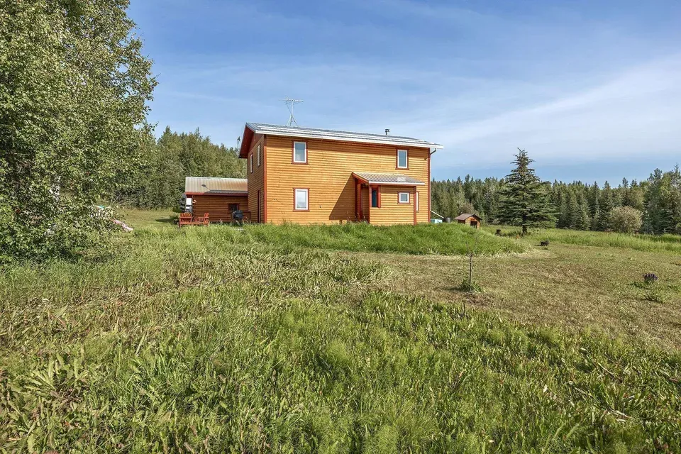 4 Bed 2 Bath Traditional Suburban Family Home in Fairbanks, AK
