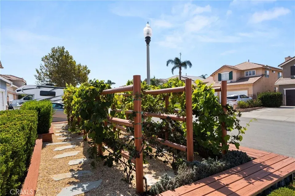 4 Bed 2 Bath Traditional Suburban Family Home in Fontana, CA - 3