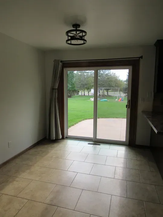 4 Bed 2 Bath Traditional Suburban Family Home in Green Bay, WI - 3