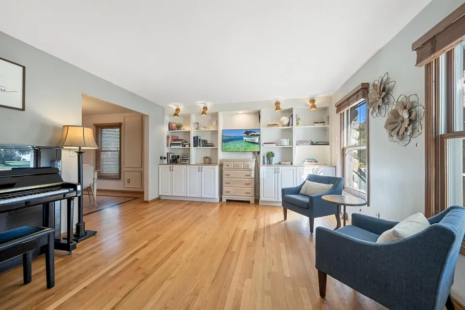 4 Bed 2 Bath Traditional Suburban Family Home in Green Bay, WI - 4