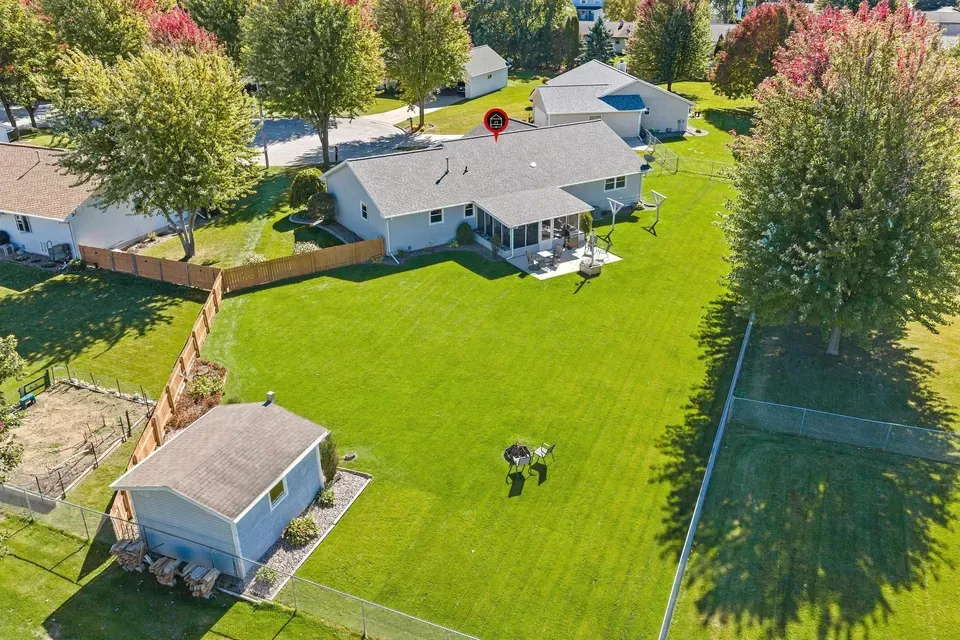 4 Bed 2 Bath Traditional Suburban Family Home in Green Bay, WI - 2