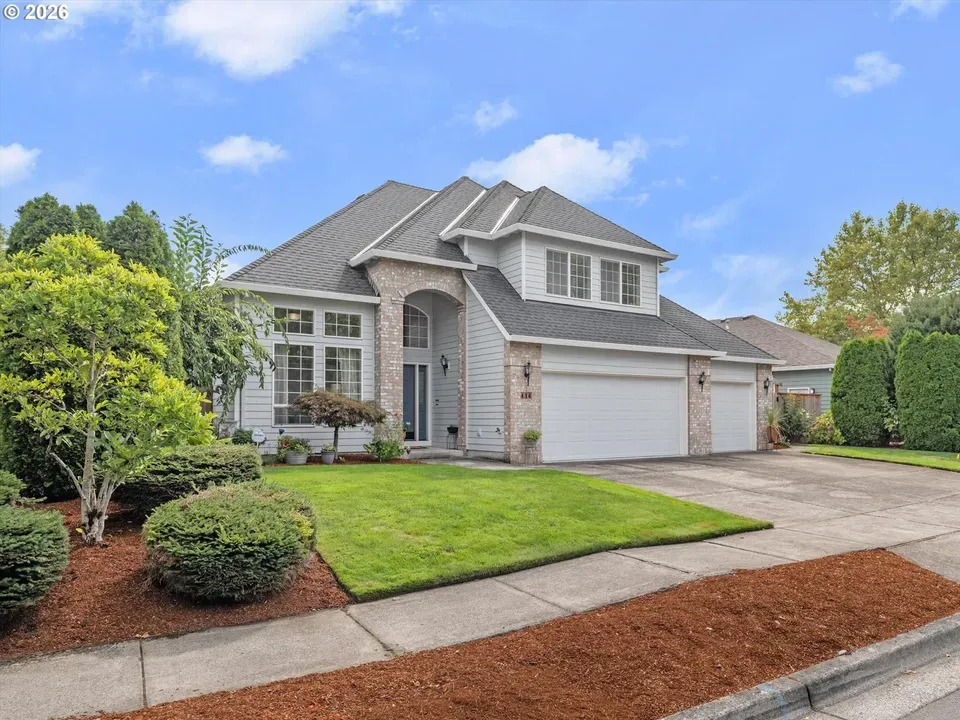 4 Bed 2 Bath Traditional Suburban Family Home in Hillsboro, OR