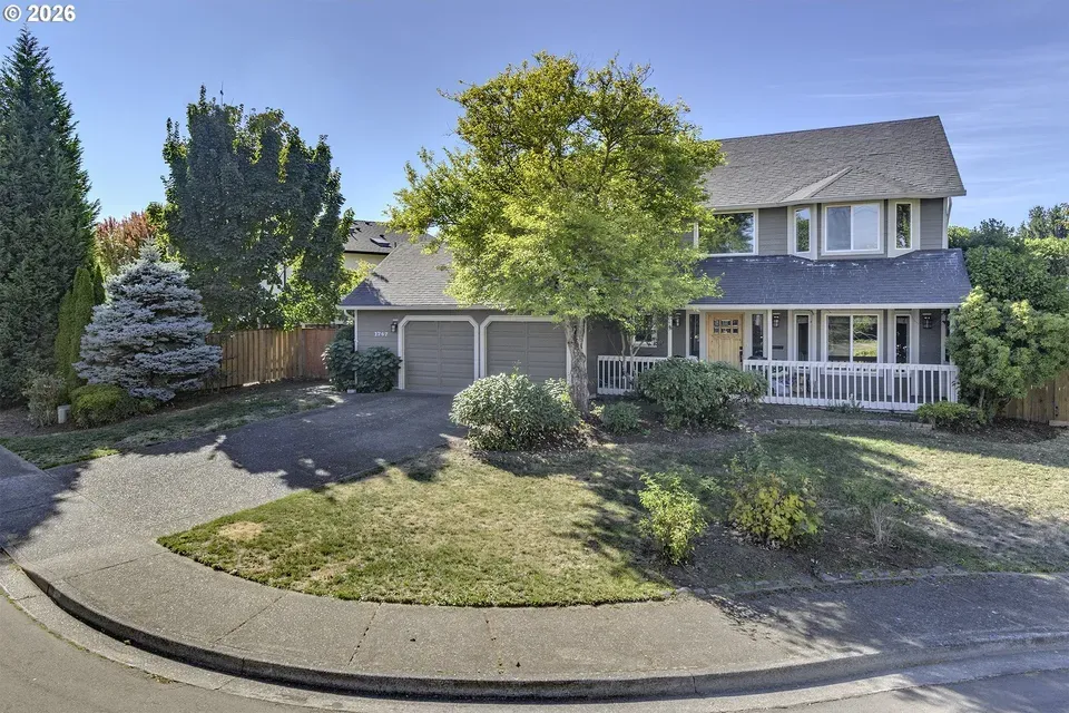 4 Bed 2 Bath Traditional Suburban Family Home in Hillsboro, OR - 1