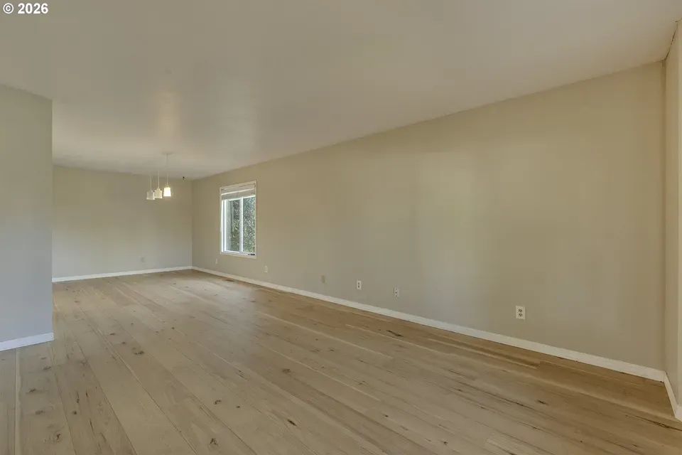 4 Bed 2 Bath Traditional Suburban Family Home in Hillsboro, OR - 5