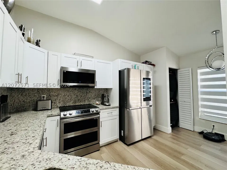 4 Bed 2 Bath Traditional Suburban Family Home in Hollywood, FL - 3