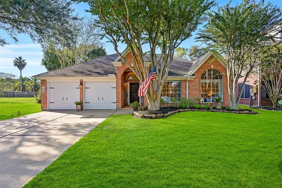 4 Bed 2 Bath Traditional Suburban Family Home in League City, TX
