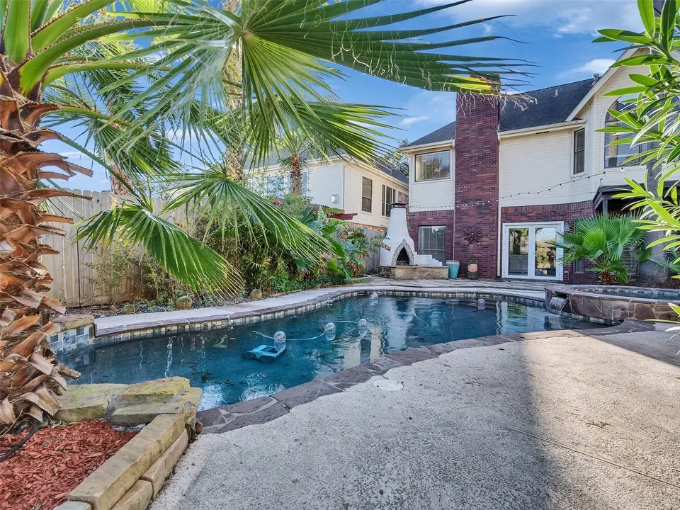 4 Bed 2 Bath Traditional Suburban Family Home in League City, TX