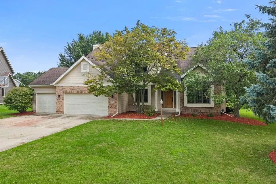4 Bed 2 Bath Traditional Suburban Family Home in Madison, WI