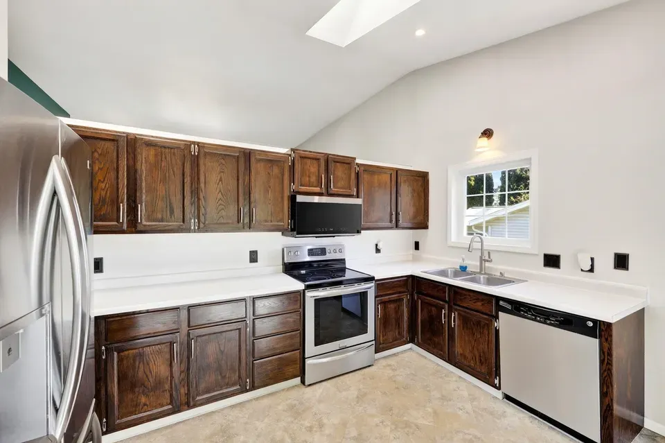 4 Bed 2 Bath Traditional Suburban Family Home in Madison, WI - 4