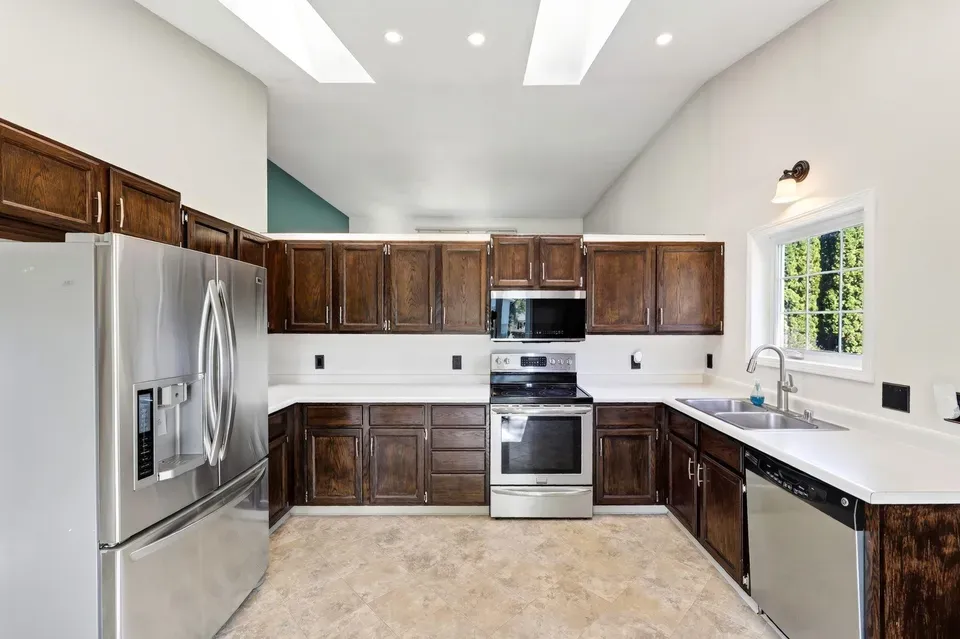 4 Bed 2 Bath Traditional Suburban Family Home in Madison, WI - 5