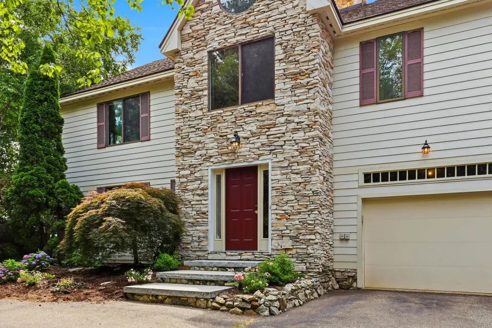 4 Bed 2 Bath Traditional Suburban Family Home in Manchester, NH - 3
