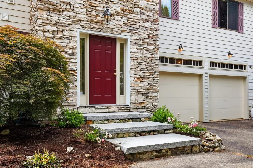 4 Bed 2 Bath Traditional Suburban Family Home in Manchester, NH - 4