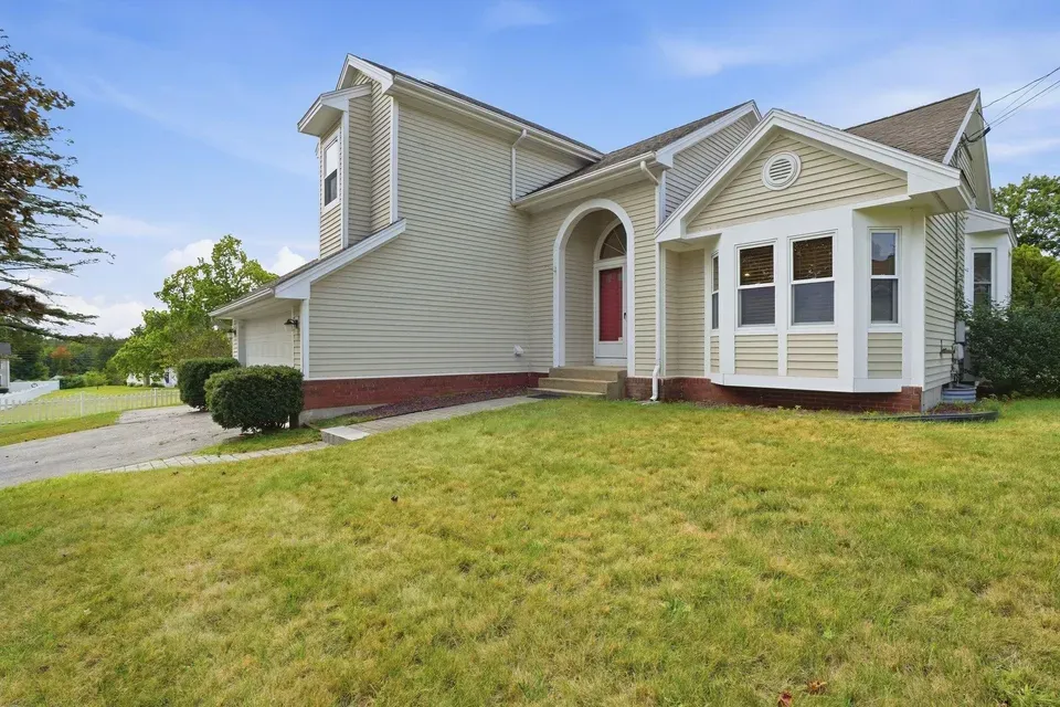 4 Bed 2 Bath Traditional Suburban Family Home in Manchester, NH - 1