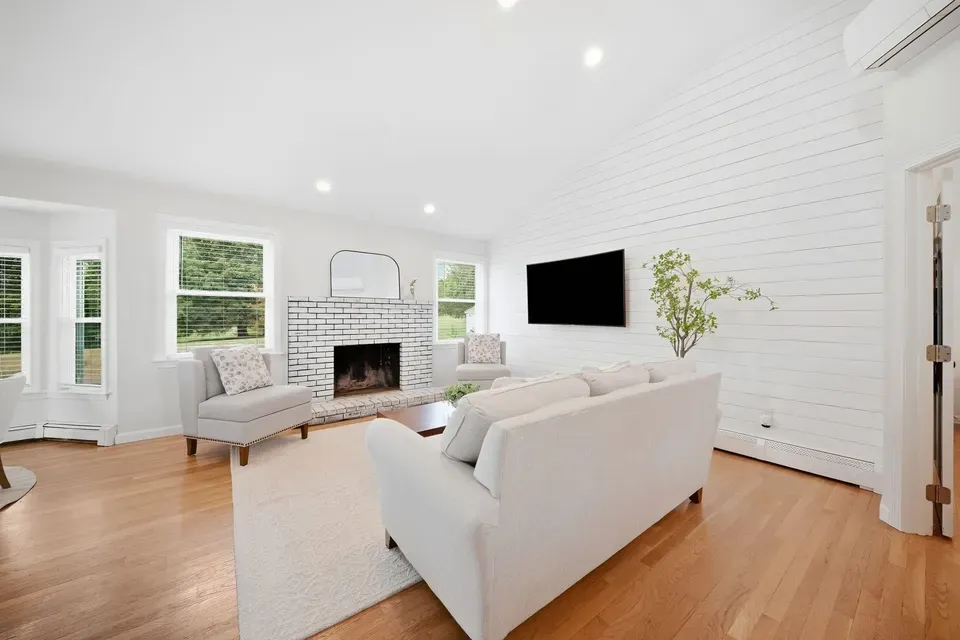 4 Bed 2 Bath Traditional Suburban Family Home in Manchester, NH - 4