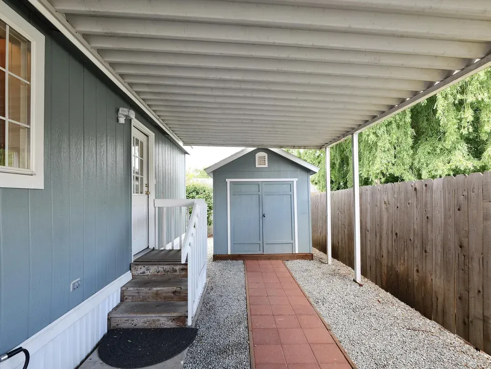 4 Bed 2 Bath Traditional Suburban Family Home in Medford, OR - 3