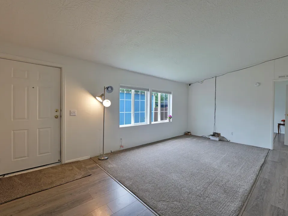 4 Bed 2 Bath Traditional Suburban Family Home in Medford, OR - 4